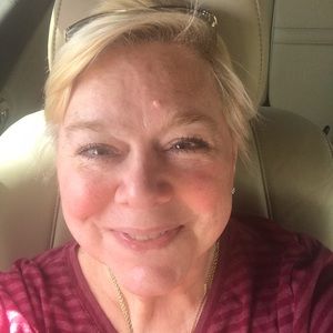 Meet your Posher, Monique